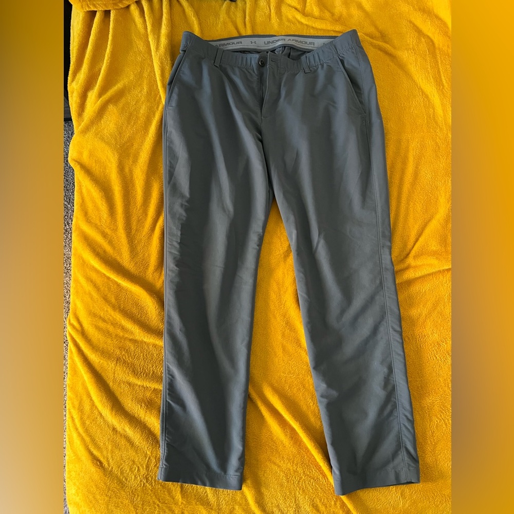 Men’s Under Armour size 38 Pants